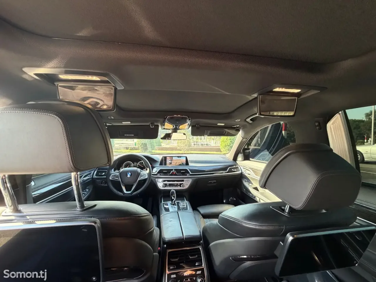 BMW 7 series 2016 · 3.5 AT