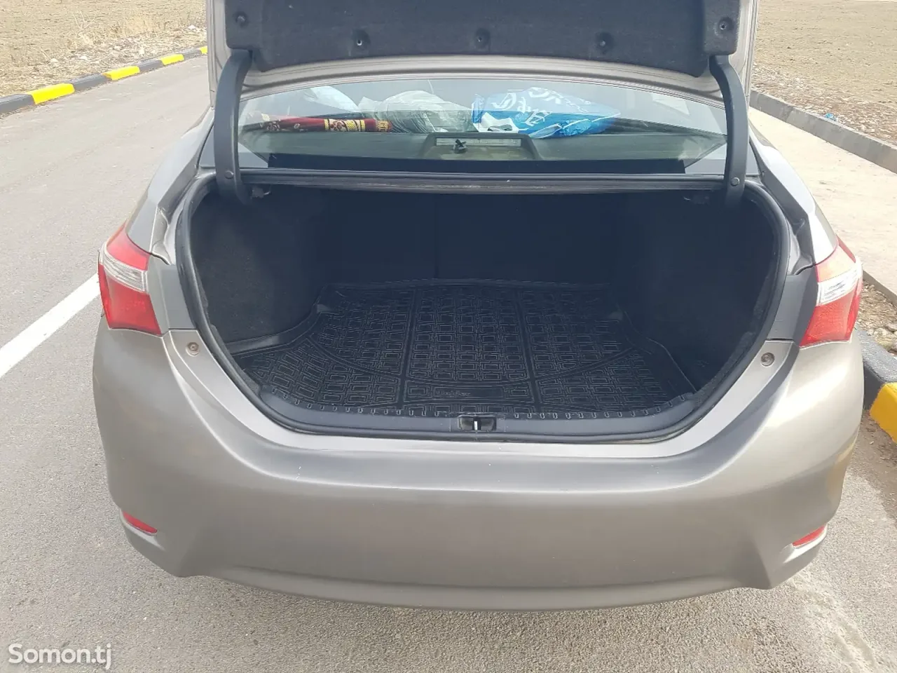 Toyota Corolla 2013 · 1.6 AT