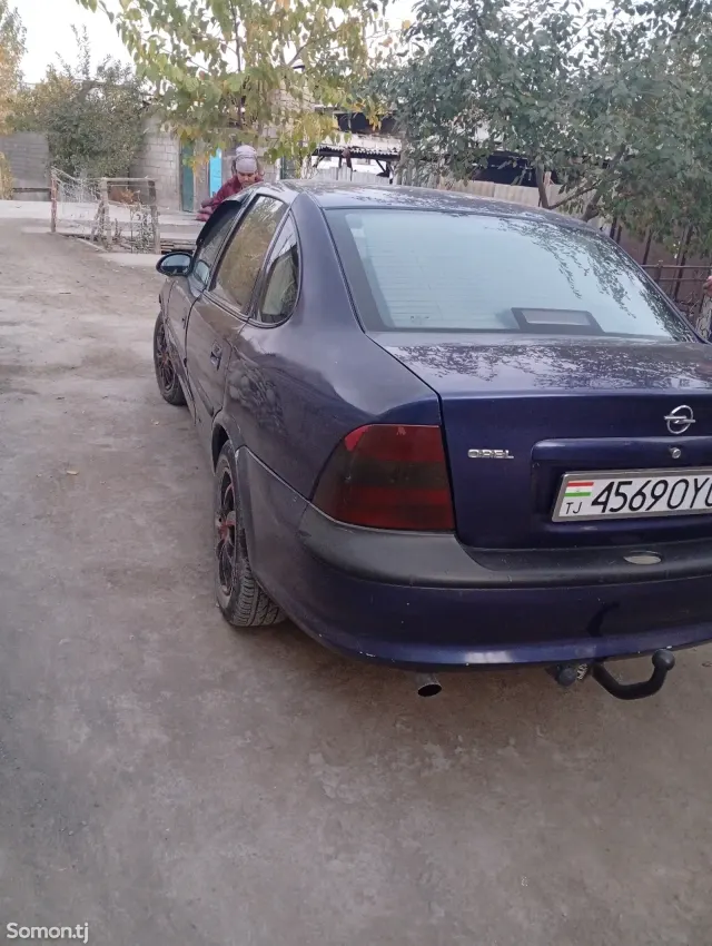 Opel Vectra B 1997 · 2.0 MT