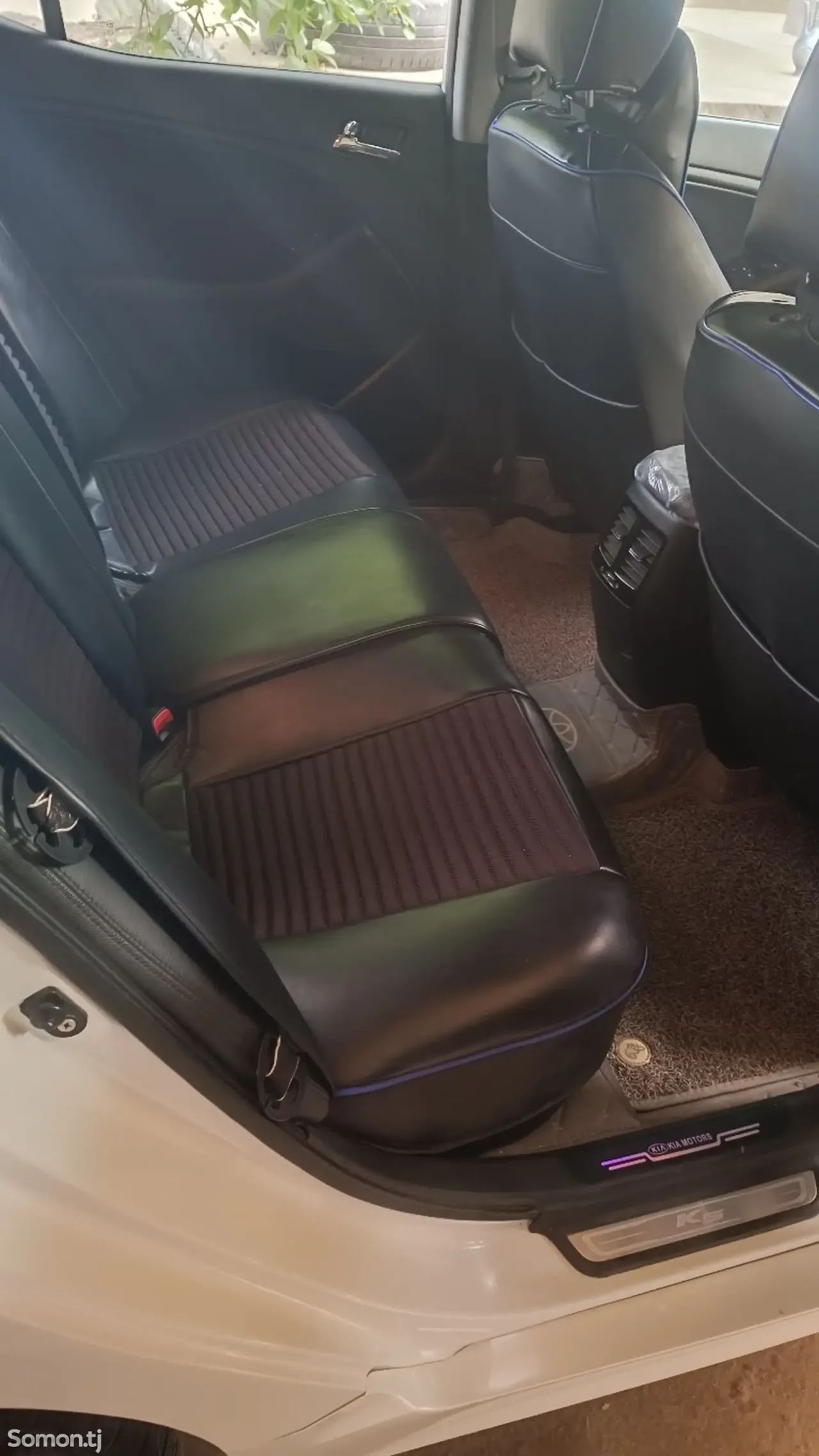 Kia K5 2011 · 2.0 AT
