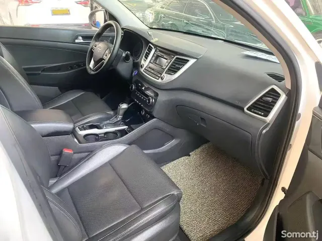 Hyundai Tucson 2016 · 1.6 AT