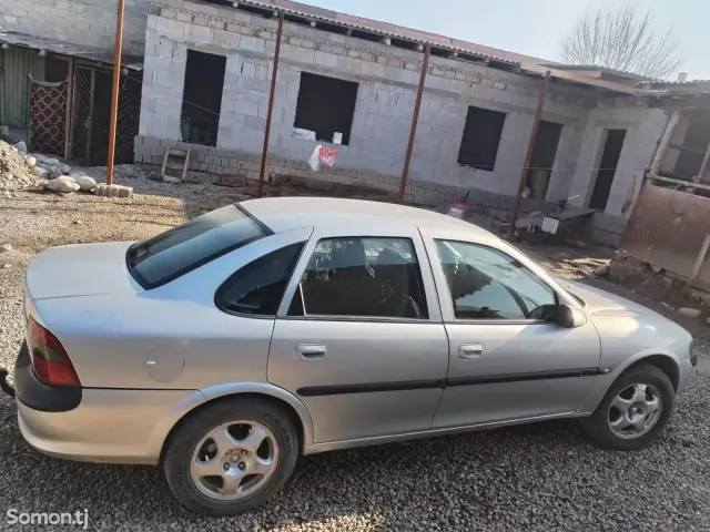 Opel Vectra B 1998 · 1.6 MT