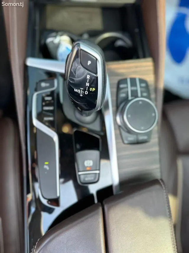BMW 5 series 2019 · 2.0 AT