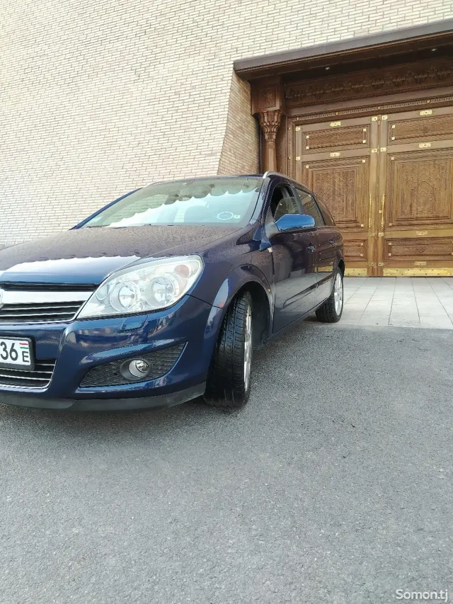 Opel Astra H 2008 · 1.6 MT