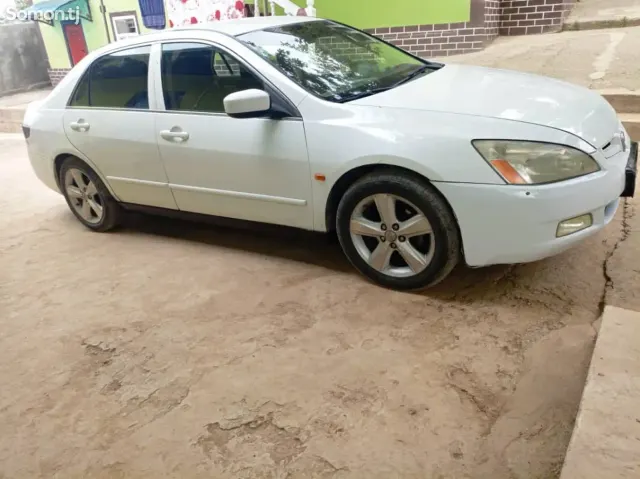 Honda Accord 2005 · 2.4 AT