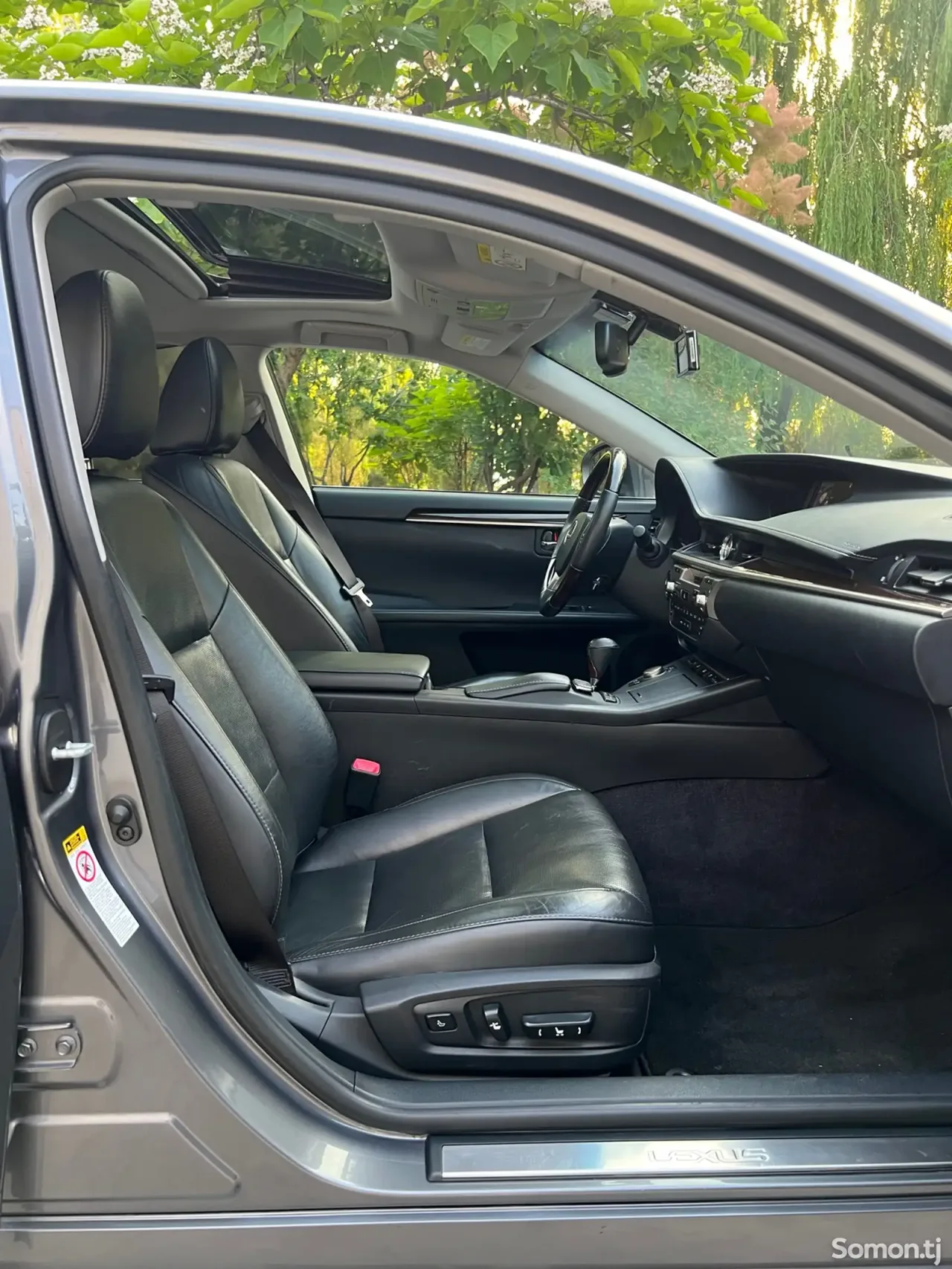 Lexus ES series 2015 · 2.5 AT
