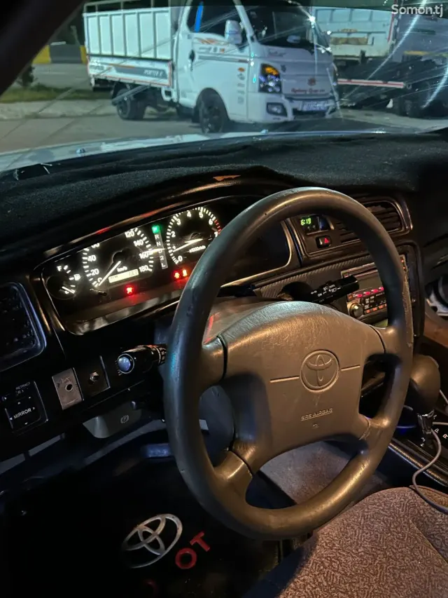 Toyota Corona Mark II 1997 · 2.5 AT
