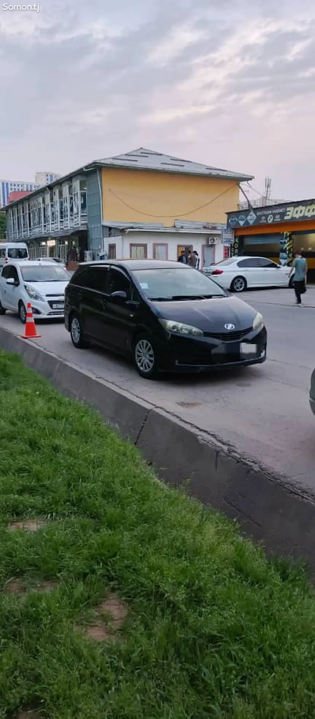 Toyota Wish 2011 · 1.8 AT