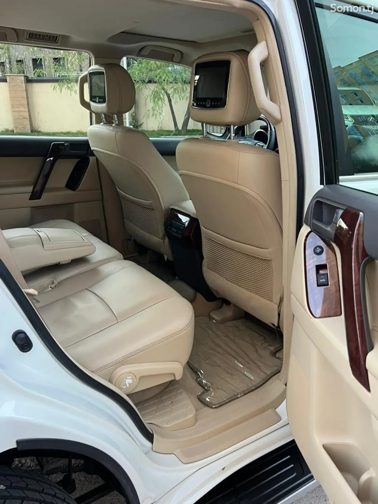 Toyota Land Cruiser Prado 2015 · 4.0 AT
