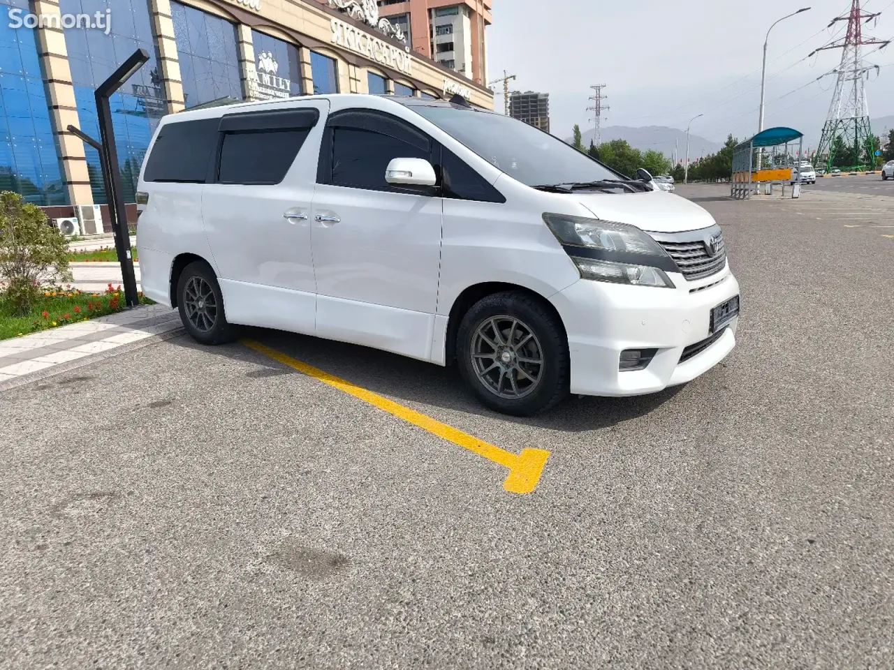 Toyota Vellfire 2010 · 2.4 AT