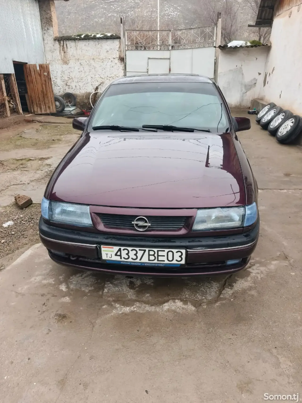 Opel Vectra A 1994 · 1.6 MT