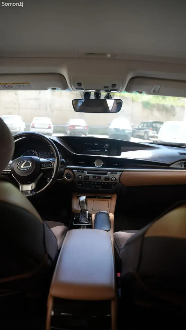 Lexus ES series 2015 · 3.0 AT