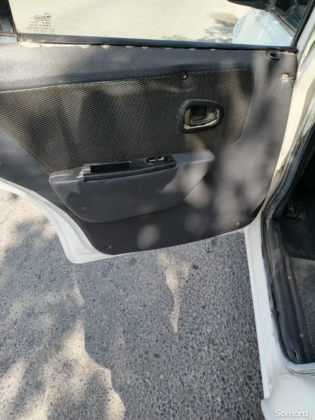 Daewoo Nexia 1994 · 1.6 MT