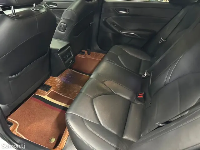 Toyota Avalon 2021 · 2.5 AT