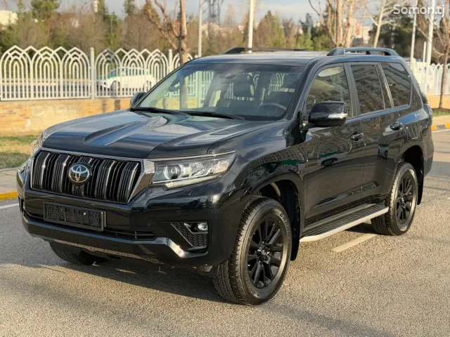 Toyota Land Cruiser Prado 2022 · 3.0 AT