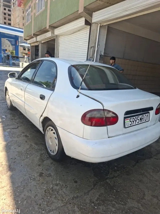 Daewoo Lanos 1997 · 1.6 MT