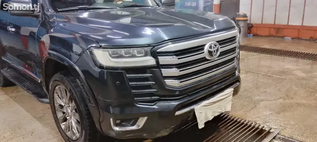 Toyota Land Cruiser 2008 · 5.7 AT