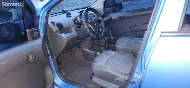 Chevrolet Spark 2014 · 1.0 AT