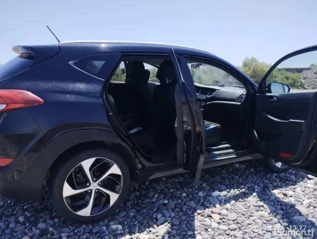 Hyundai Tucson 2016 · 1.6 AT