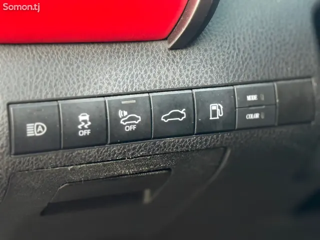 Toyota Camry 2017 · 2.5 AT