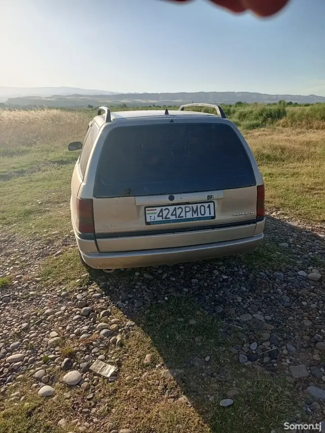 Opel Astra F 1996 · 1.6 MT