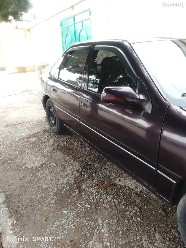 Opel Vectra A 1991 · 1.6 MT