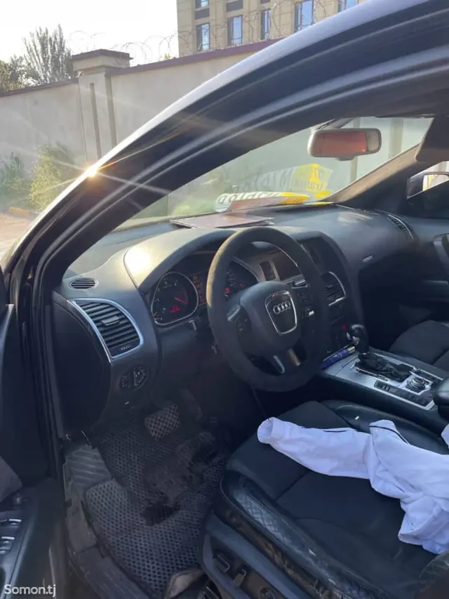 Audi Q7 2008 · 3.0 AT
