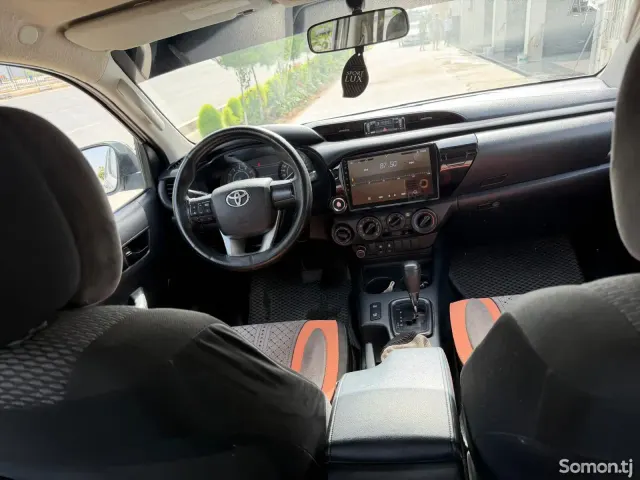Toyota Hilux 2016 · 2.7 AT