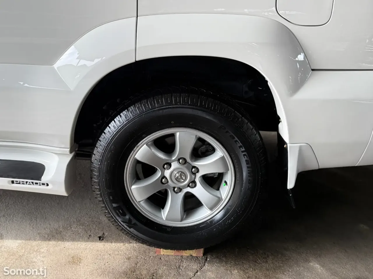 Toyota Land Cruiser Prado 2008 · 2.7 AT
