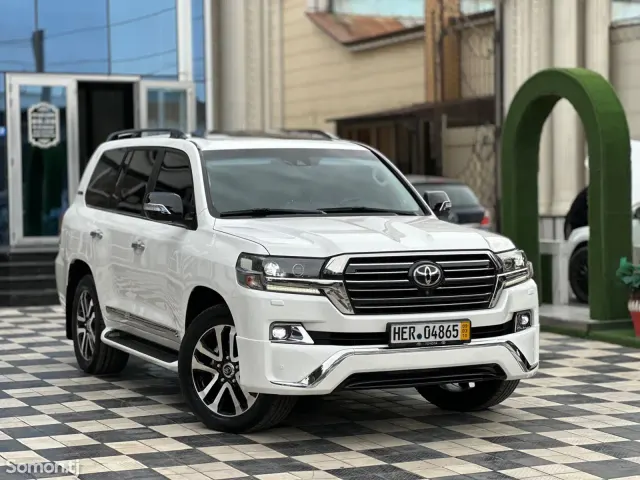 Toyota Land Cruiser 2018 · 4.6 AT