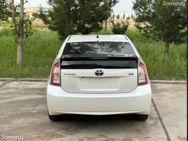 Toyota Prius 2014 · 1.8 CVT
