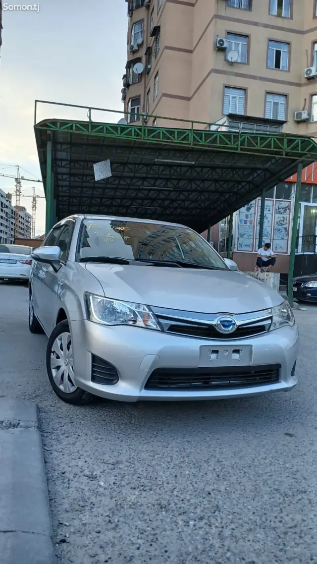 Toyota Fielder 2015 · 1.5 AT
