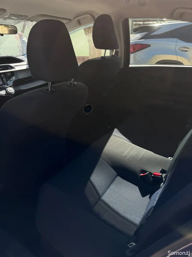 Toyota Aqua 2015 · 1.5 AT
