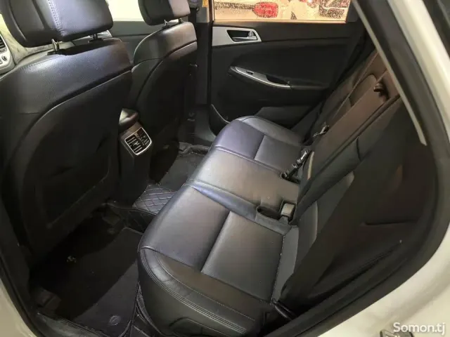Hyundai Tucson 2016 · 1.6 AT