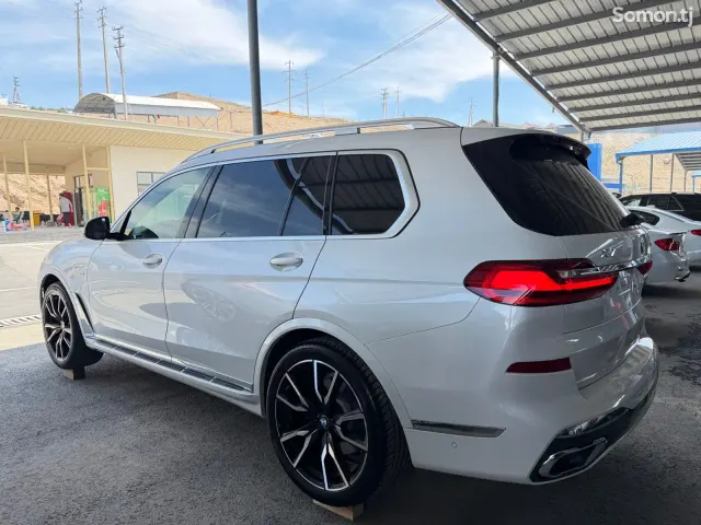 BMW X7 2021 · 3.0 AT