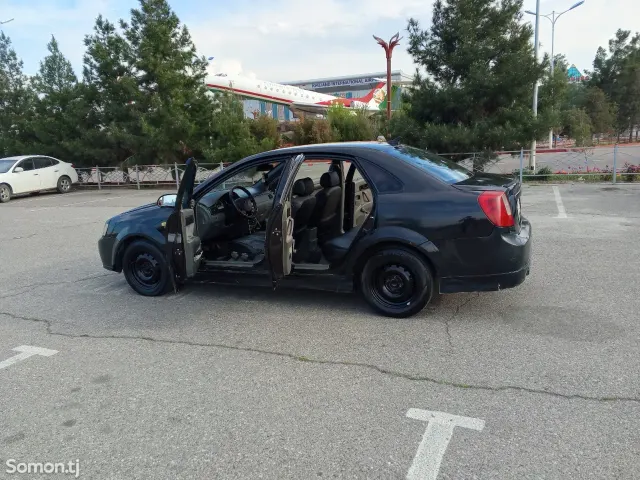 Chevrolet Lacetti 2008 · 1.6 MT