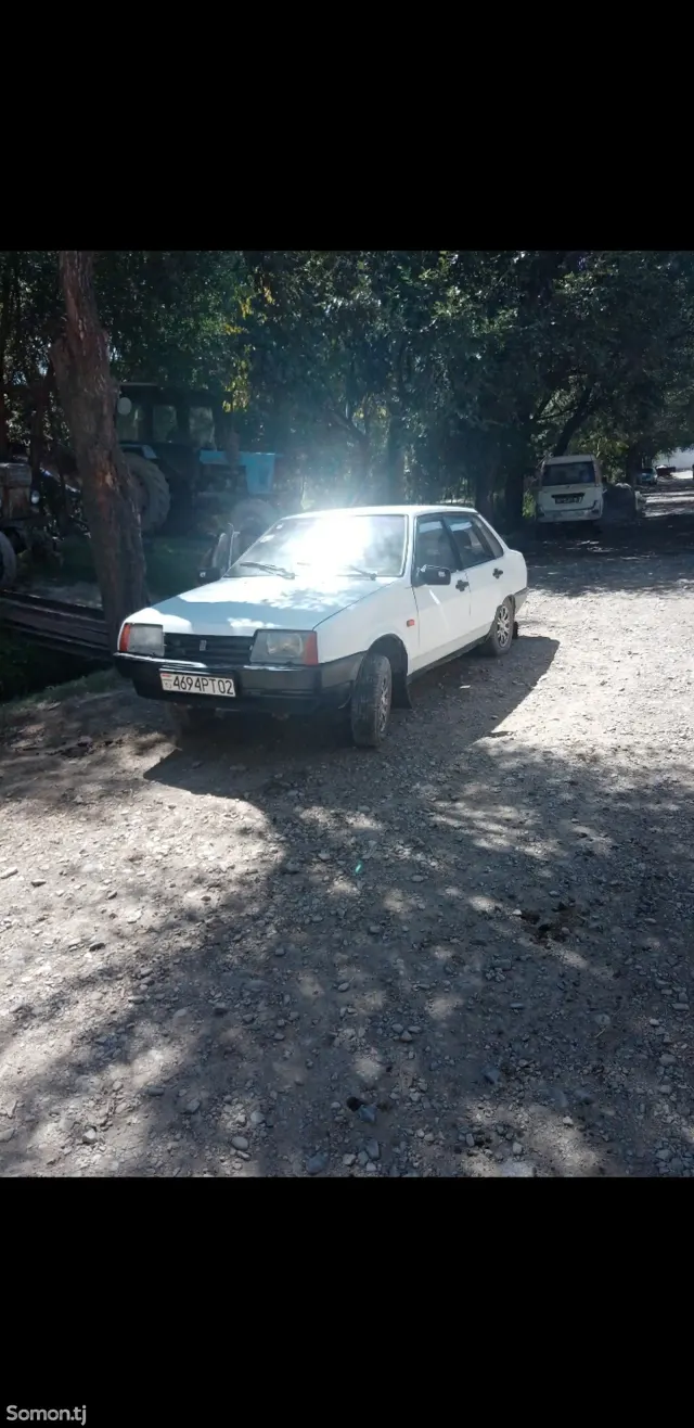Lada (ВАЗ) 21099 1999 · MT