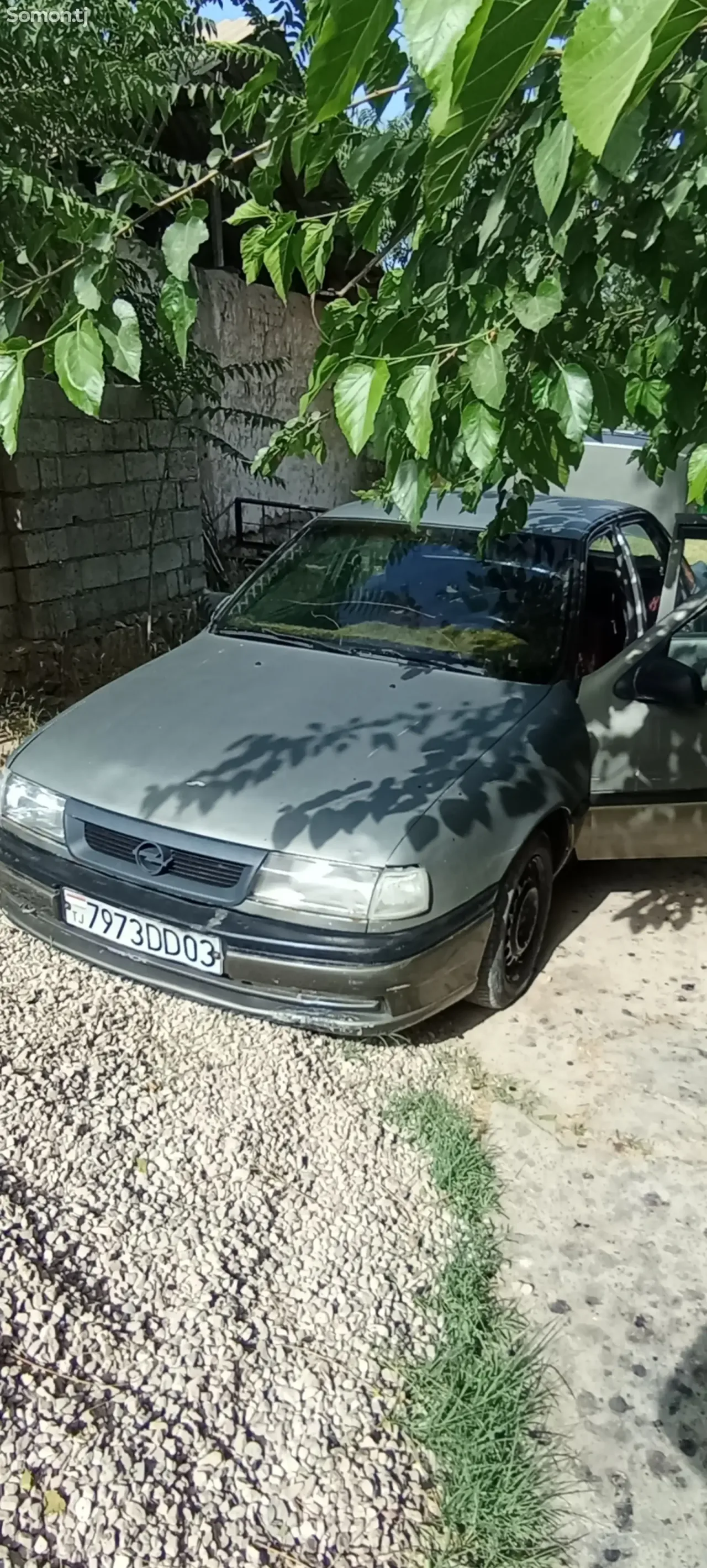 Opel Vectra A 1992 · 1.6 MT