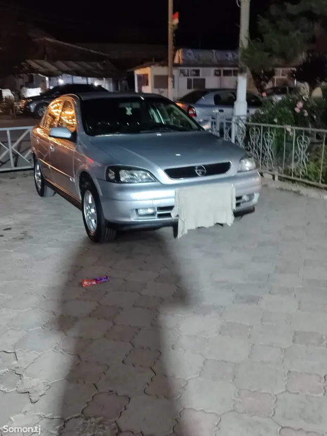 Opel Astra G 2001 · 1.8 MT