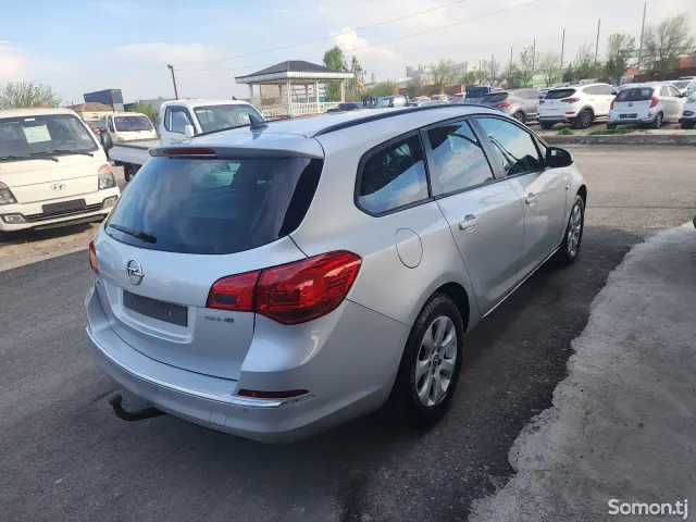 Opel Astra J 2014 · 1.7 MT