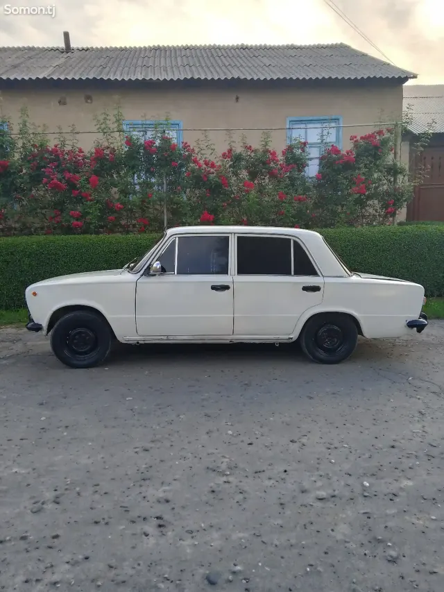 Lada (ВАЗ) 2101 1986 · 1.3 MT