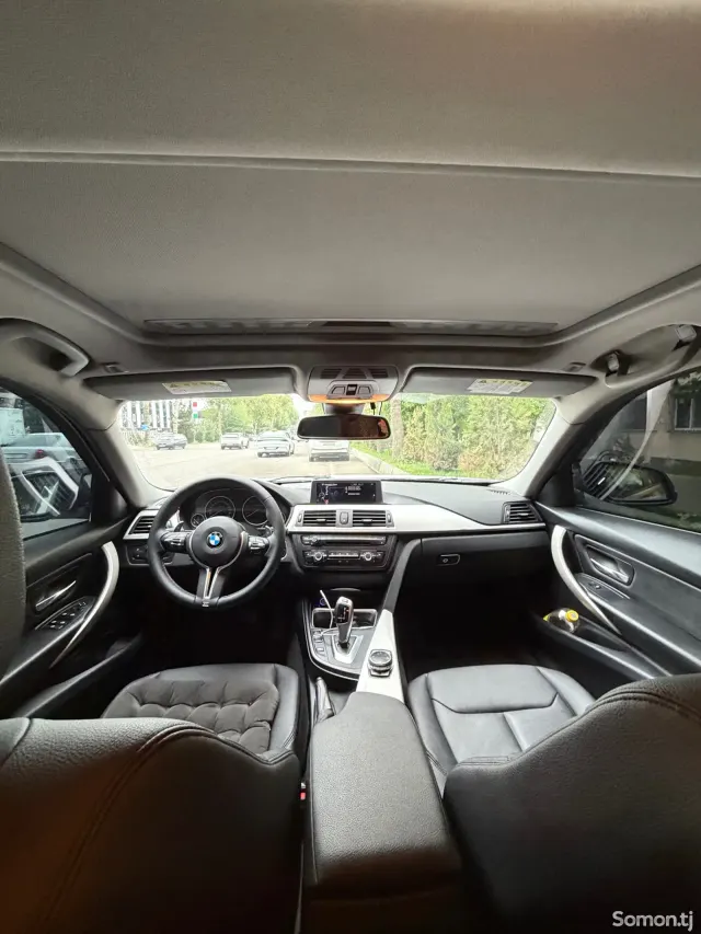 BMW 3 series 2015 · 2.0 AT