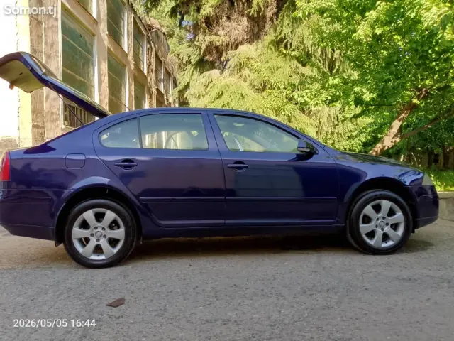 Skoda Octavia 2008 · 1.6 AT