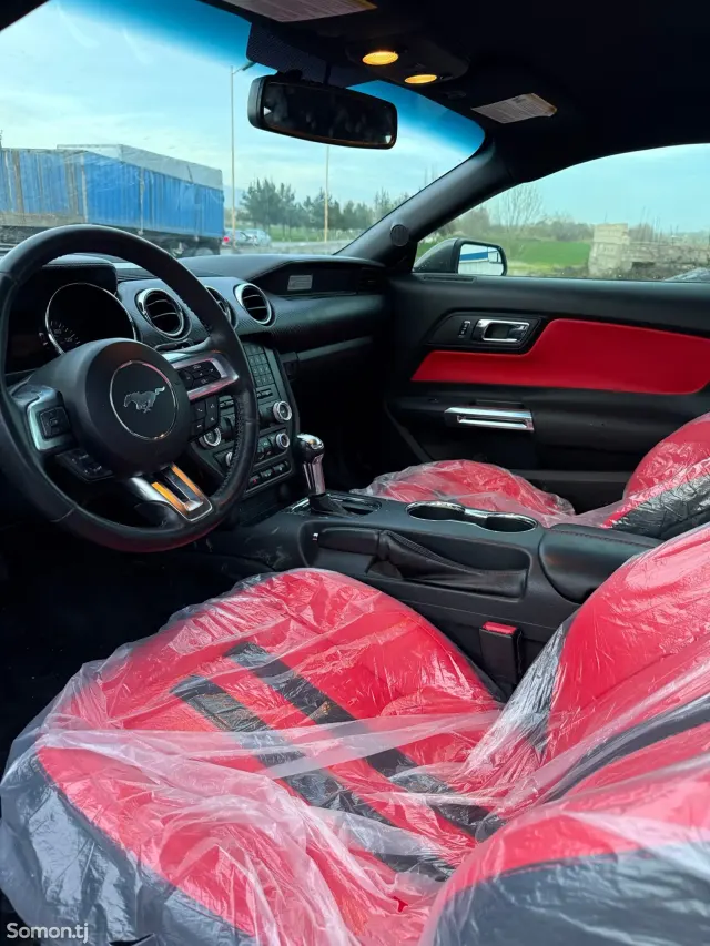 Ford Mustang 2017 · 3.7 AT