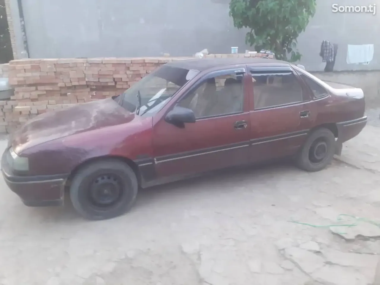 Opel Vectra A 1993 · 1.6 MT