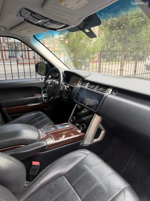 Land Rover Vogue 2016 · 5.0 AT