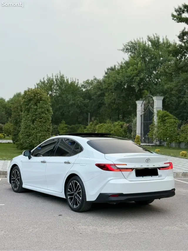 Toyota Camry 2025 · 2.5 AT