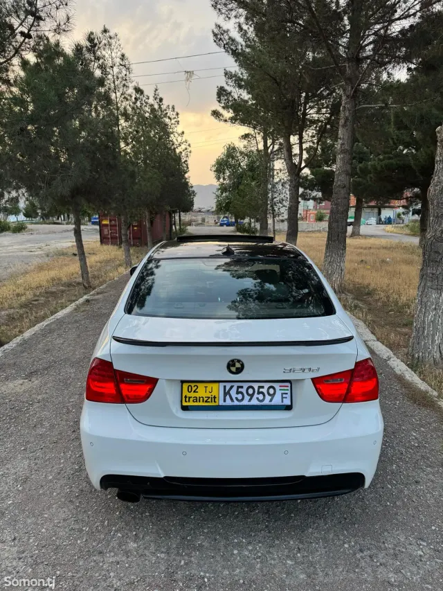 BMW 3 series 2010 · 2.0 AT
