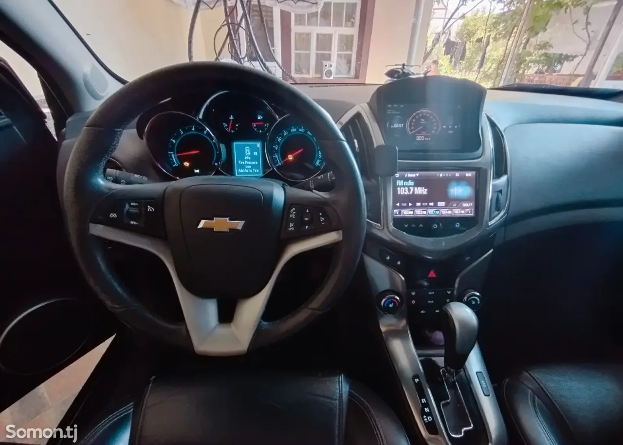 Chevrolet Cruze 2014 · 1.8 AT