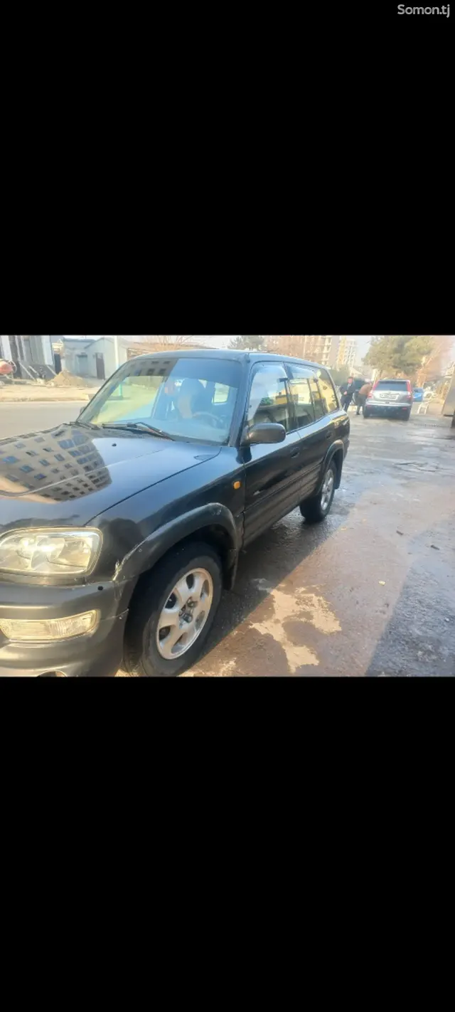 Toyota RAV 4 1996 · 2.0 AT
